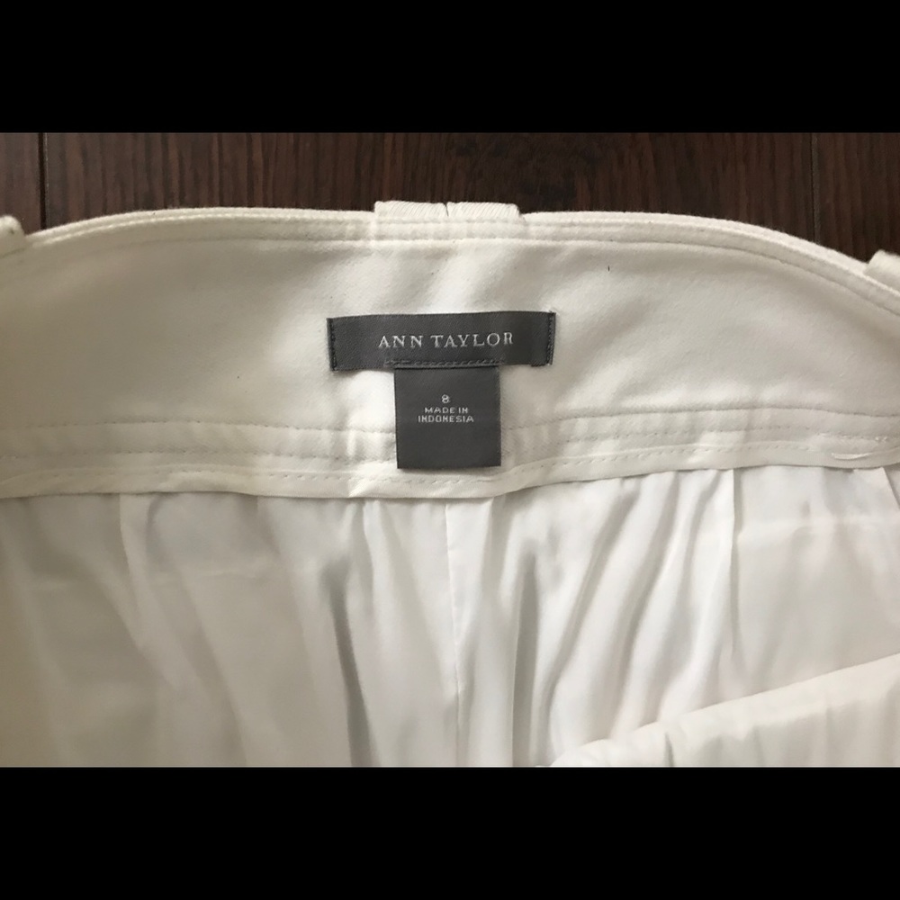 Woman’s Capris - Picture 2 of 4